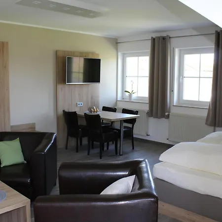 Ferienweingut Hansjosten *