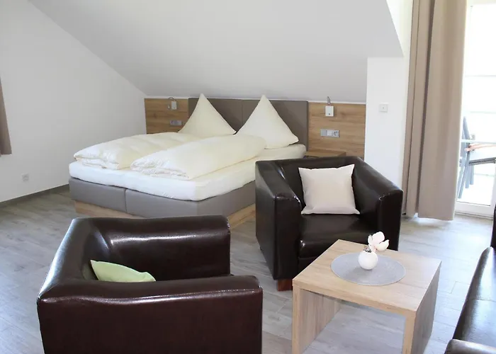 Ferienweingut Hansjosten Longuich