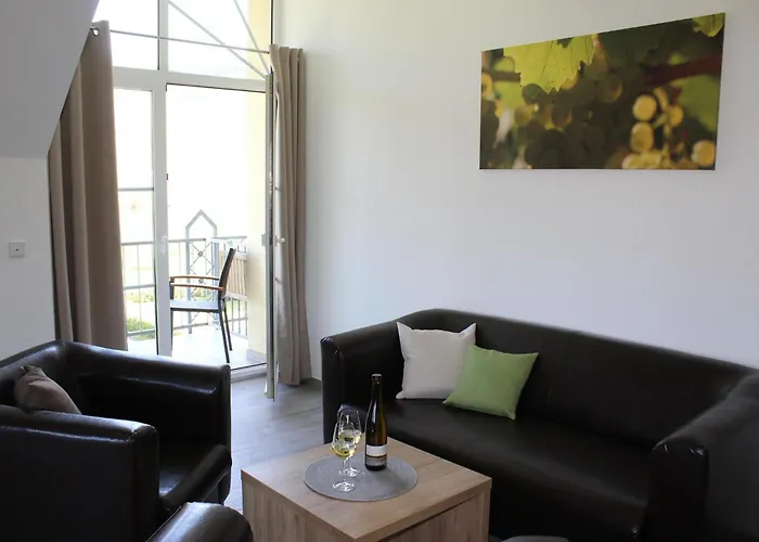 Ferienweingut Hansjosten *