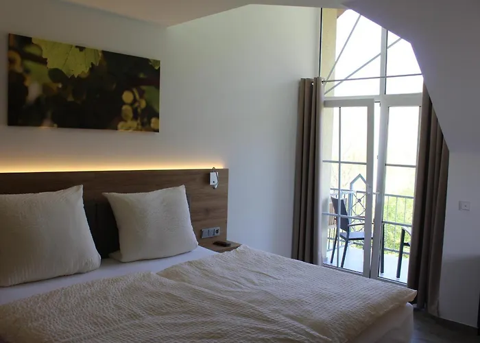 Ferienweingut Hansjosten *